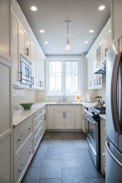 Light colors for narrow kitchens