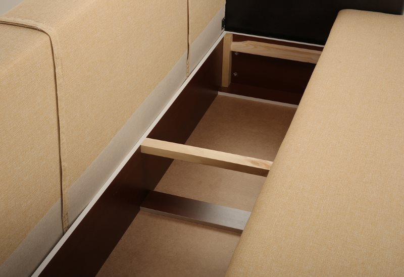 กรอบของโซฟาแบบราคาไม่แพงโดยตรงจาก chipboard