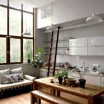 ห้องครัว - ห้องนั่งเล่นพร้อมเพดานสูง