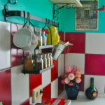 ผ้ากันเปื้อนสีขาวและขาว