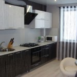ผ้าม่านใยในการตกแต่งภายในของห้องครัว