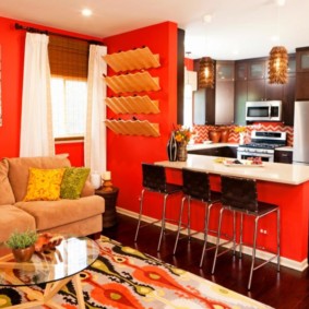 สีแดงภายในห้องครัว - ห้องนั่งเล่น