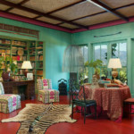 การออกแบบห้องครัวพร้อมผนังสีเขียว