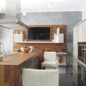 TV in the kitchen review