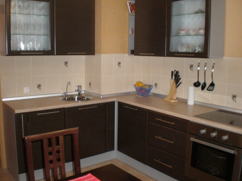 การออกแบบห้องครัวพร้อมชุดระบายอากาศ