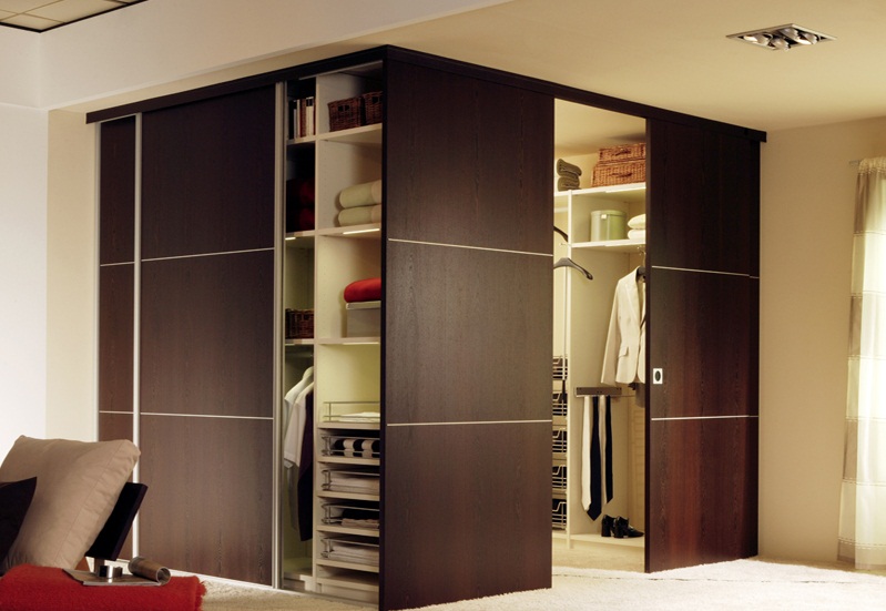 ห้องแต่งตัวในแนวคิดการตกแต่งห้องนอน