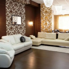 การรวมกันของวอลล์เปเปอร์ในแนวคิดการตกแต่งภายในห้องนั่งเล่น