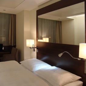 sconces ในห้องนอนเหนือเตียงไอเดีย
