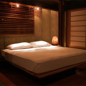 บรรยากาศโรแมนติกในห้องนอนคู่สมรส