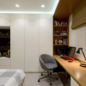 โต๊ะทำงานภายในห้องนอน