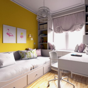 ภาพวาด Modular บนผนังสีเหลือง