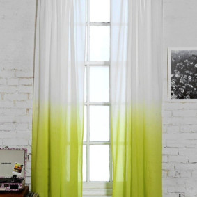 การเปลี่ยนสีบนผ้าม่าน tulle