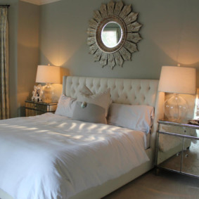 Feng Shui Round Mirror ในห้องนอน