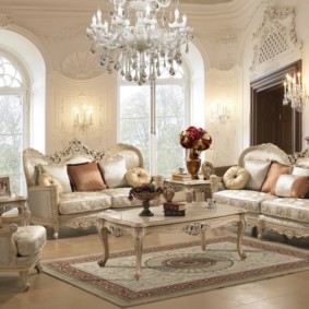 ห้องนั่งเล่นที่ทันสมัยในอพาร์ตเมนต์