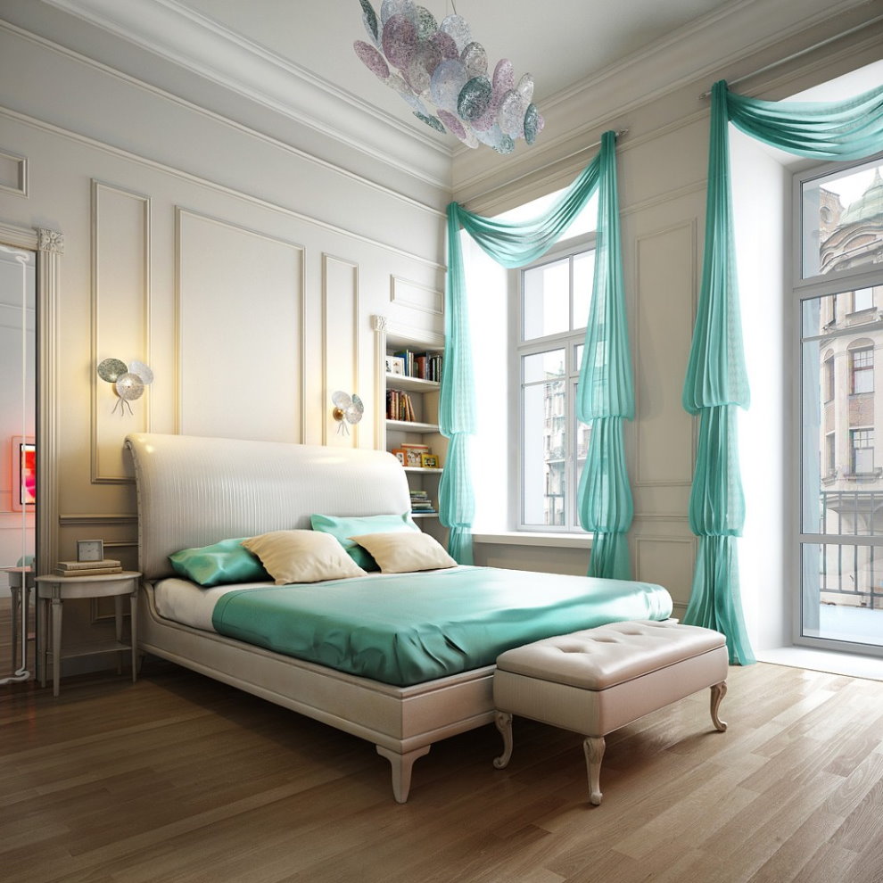 Mint tulle กับ lambrequin บนหน้าต่างห้องโถง