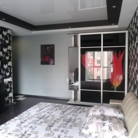 เพดานที่ถูกระงับในห้องนอน