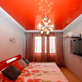 เพดานที่ถูกระงับในห้องนอน