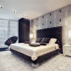 วอลล์เปเปอร์สีเทาในการตกแต่งภาพห้องนอน