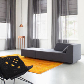 ผ้าม่านที่ grommets ในห้องนั่งเล่น