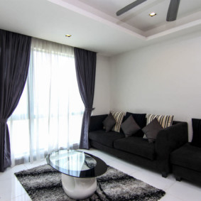 ผ้าม่านในห้องนั่งเล่นความคิด