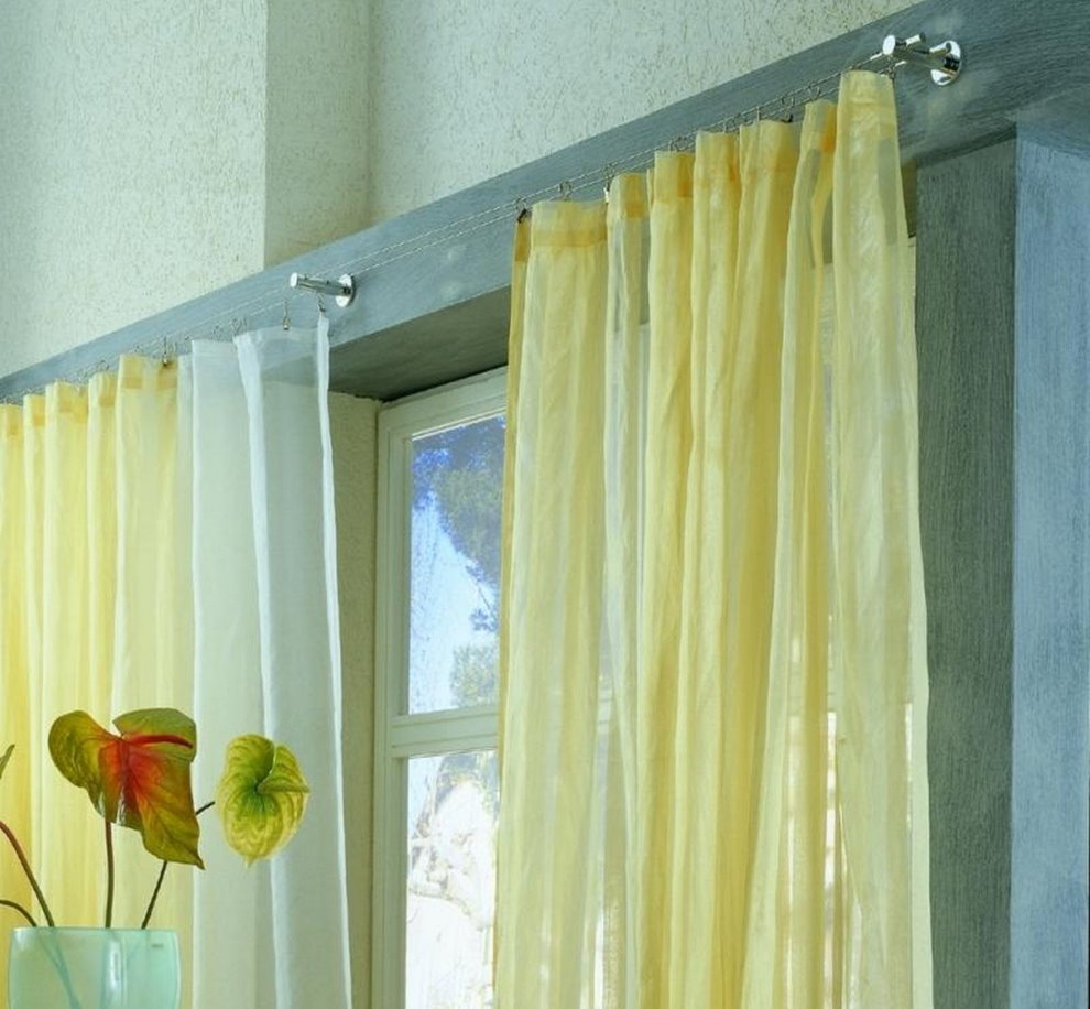 สีเหลือง tulle บนบัวสาย