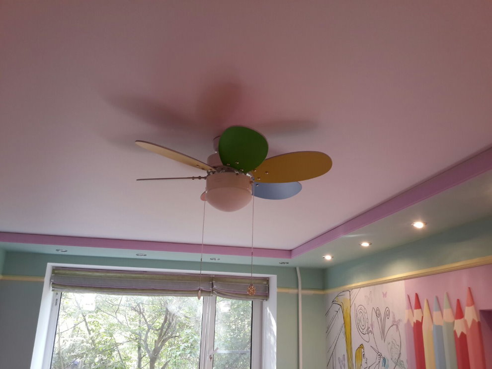מאוורר תקרה ורוד