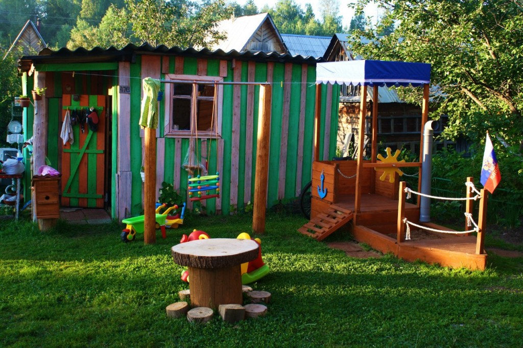 สนามเด็กเล่น DIY ในประเทศ