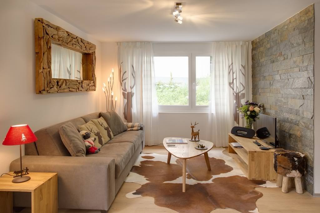 Eco-style ในห้องนั่งเล่นขนาดเล็ก