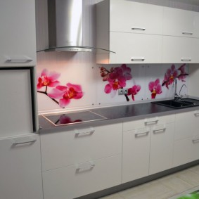 ผ้ากันเปื้อนสำหรับห้องครัวจาก mdf ความคิดการตกแต่งภายใน