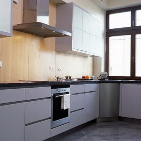 ผ้ากันเปื้อนสำหรับห้องครัวจาก mdf ประเภทความคิด
