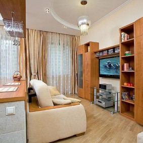 เฟอร์นิเจอร์ตู้ในห้องนั่งเล่นพร้อมโซฟา