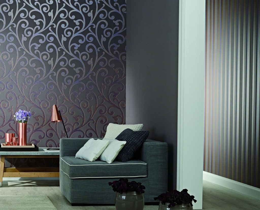 การรวมกันของวอลล์เปเปอร์สีในการตกแต่งภายในของห้องโถง