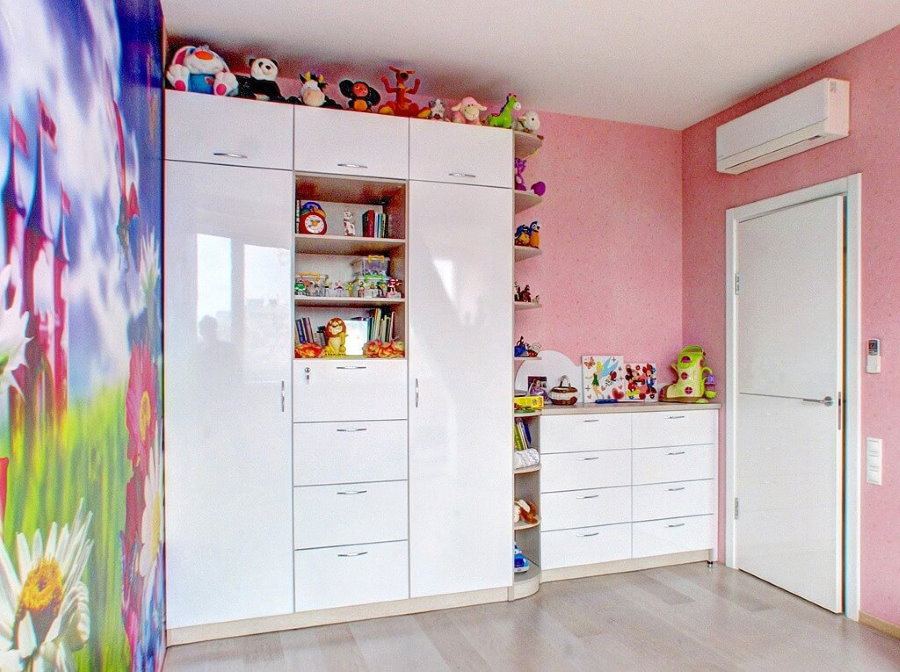 เฟอร์นิเจอร์สำหรับห้องของหญิงสาววัยก่อนวัยเรียน