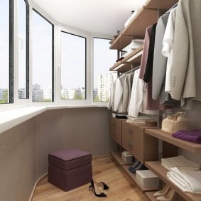 ห้องแต่งตัวของผู้หญิงในชานเคลือบ