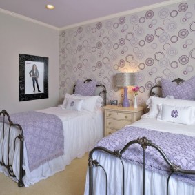 วอลล์เปเปอร์ Lilac ในห้องนอนของผู้หญิงสองคน
