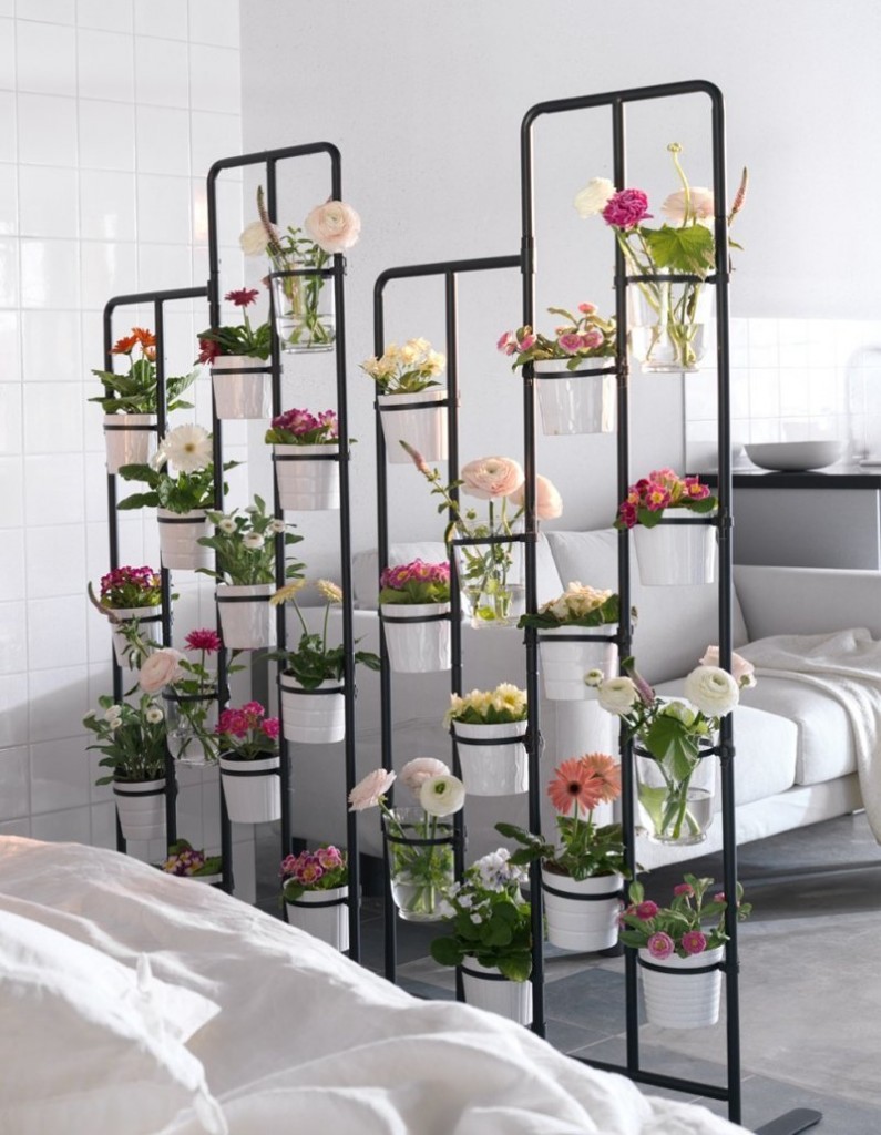 ชั้นวางดอกไม้ภายในบ้านจาก บริษัท Ikea